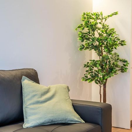 Trindade Bliss: 1Br W/ Free Parking By Lovelystay Porto Luaran gambar