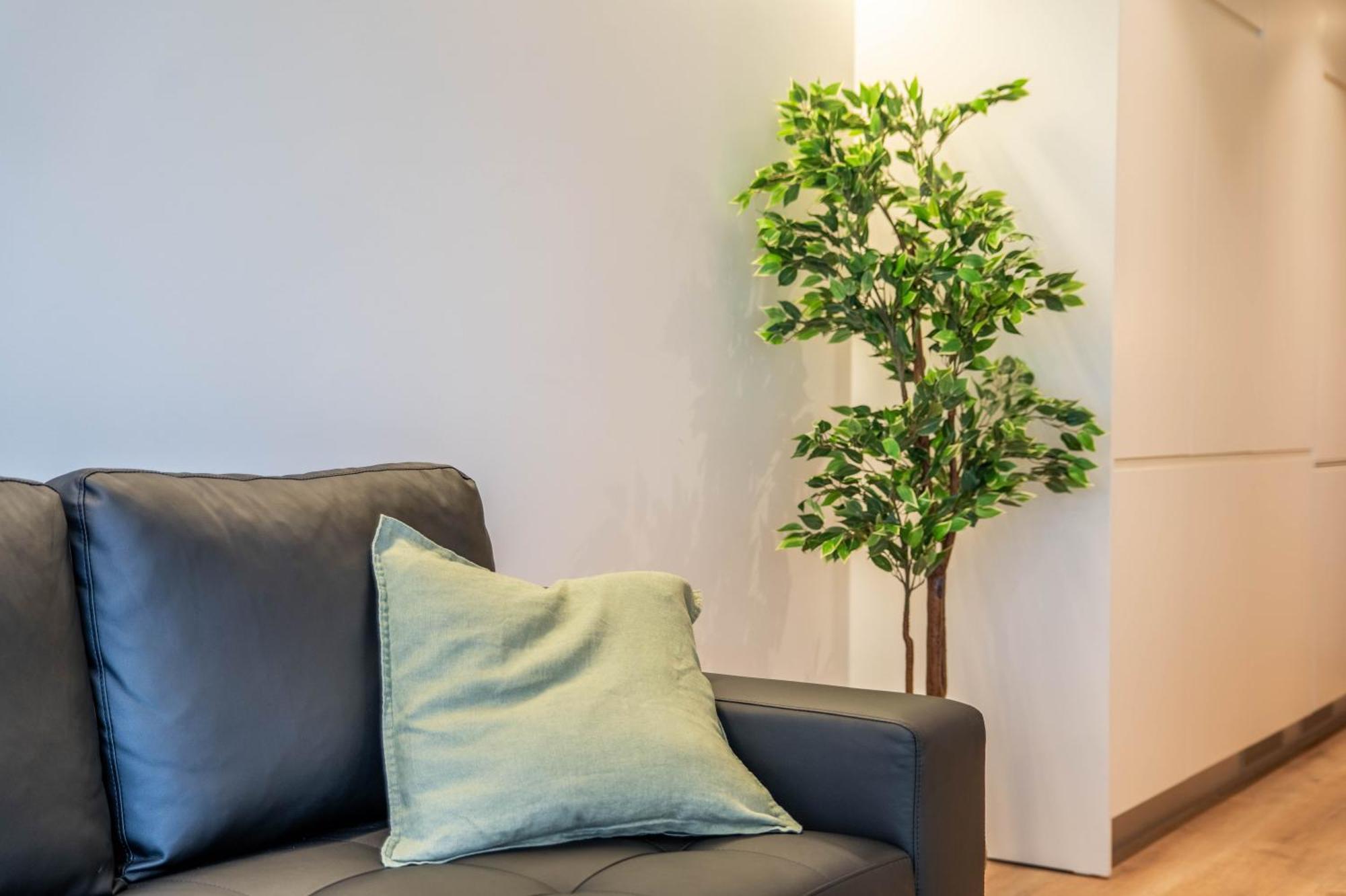 Trindade Bliss: 1Br W/ Free Parking By Lovelystay Porto Luaran gambar