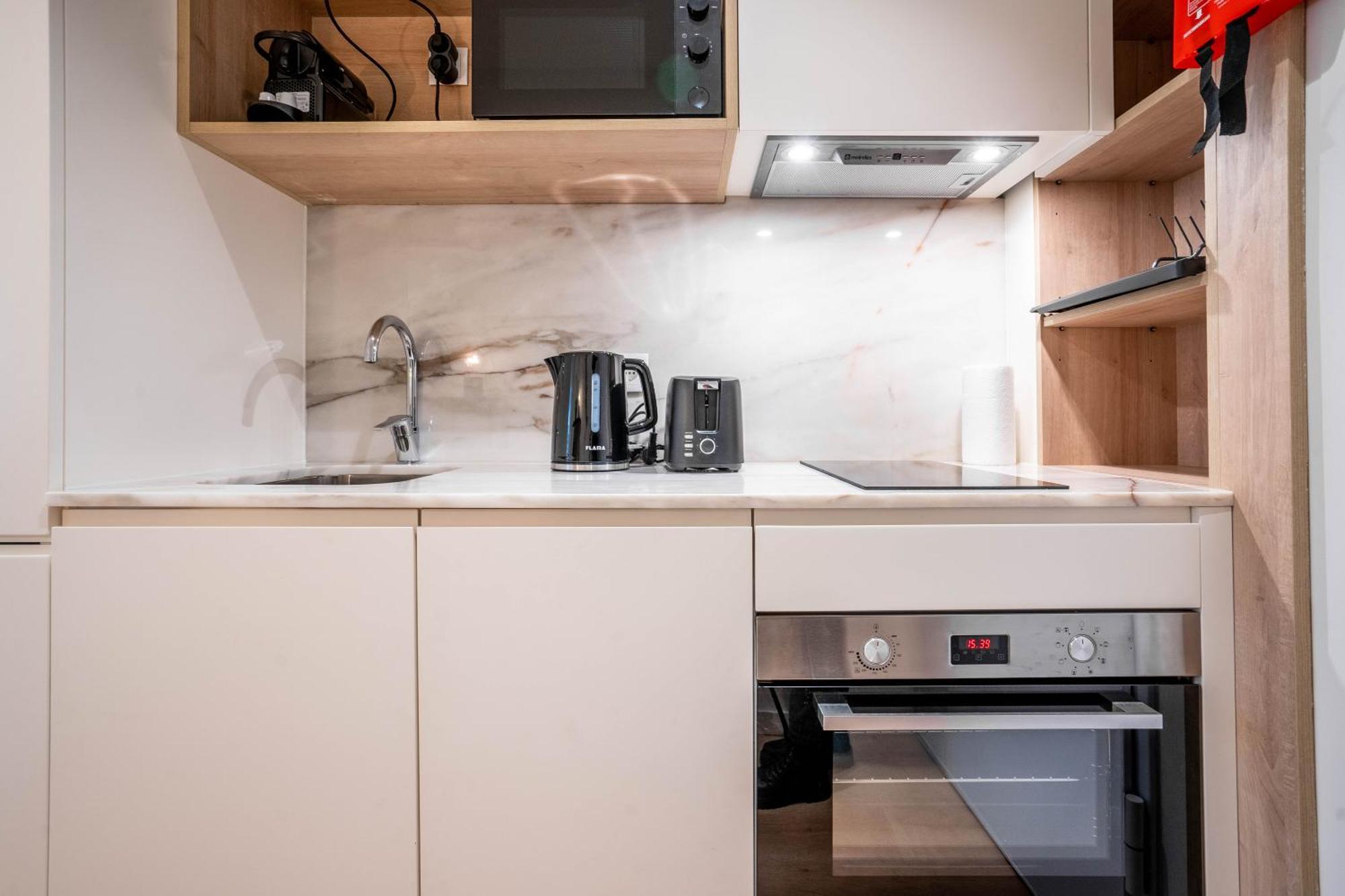 Trindade Bliss: 1Br W/ Free Parking By Lovelystay Porto Luaran gambar