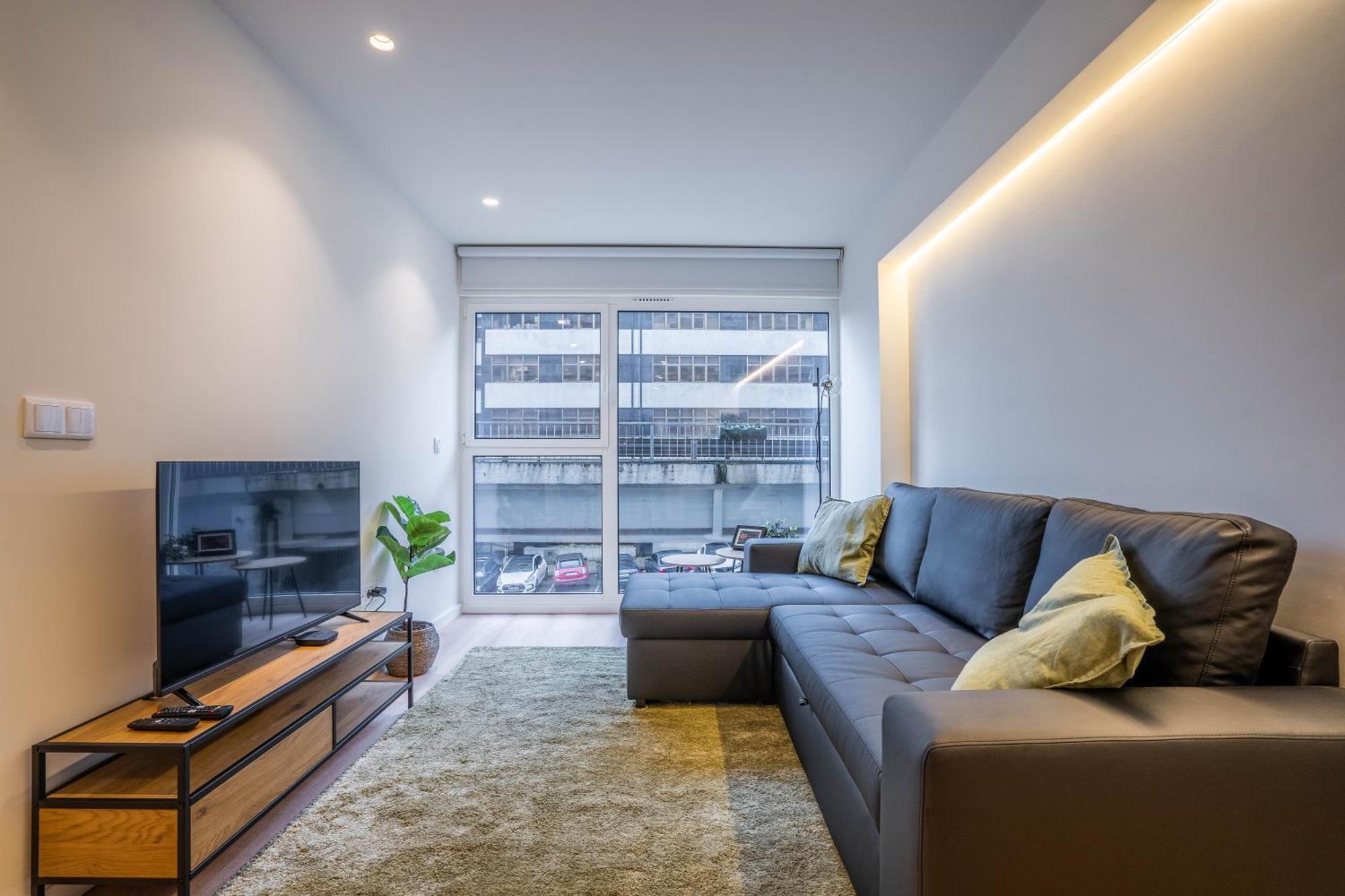 Trindade Bliss: 1Br W/ Free Parking By Lovelystay Porto Luaran gambar