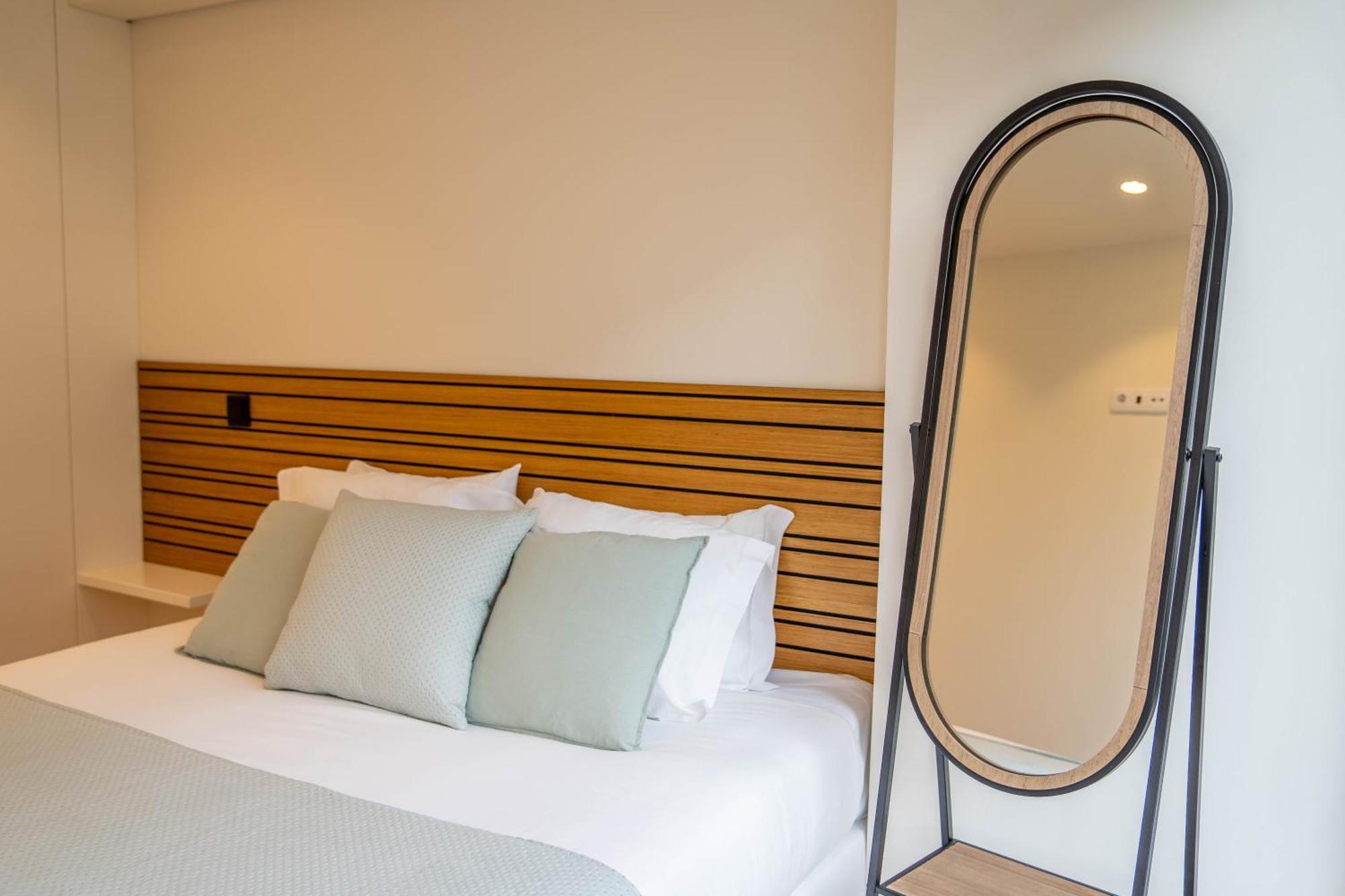 Trindade Bliss: 1Br W/ Free Parking By Lovelystay Porto Luaran gambar