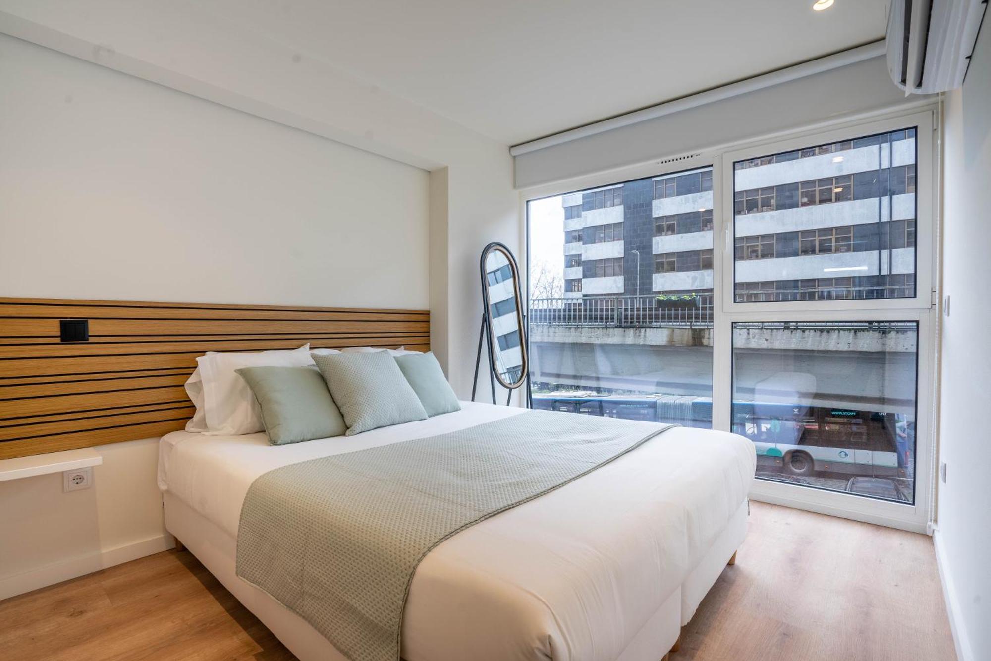 Trindade Bliss: 1Br W/ Free Parking By Lovelystay Porto Luaran gambar