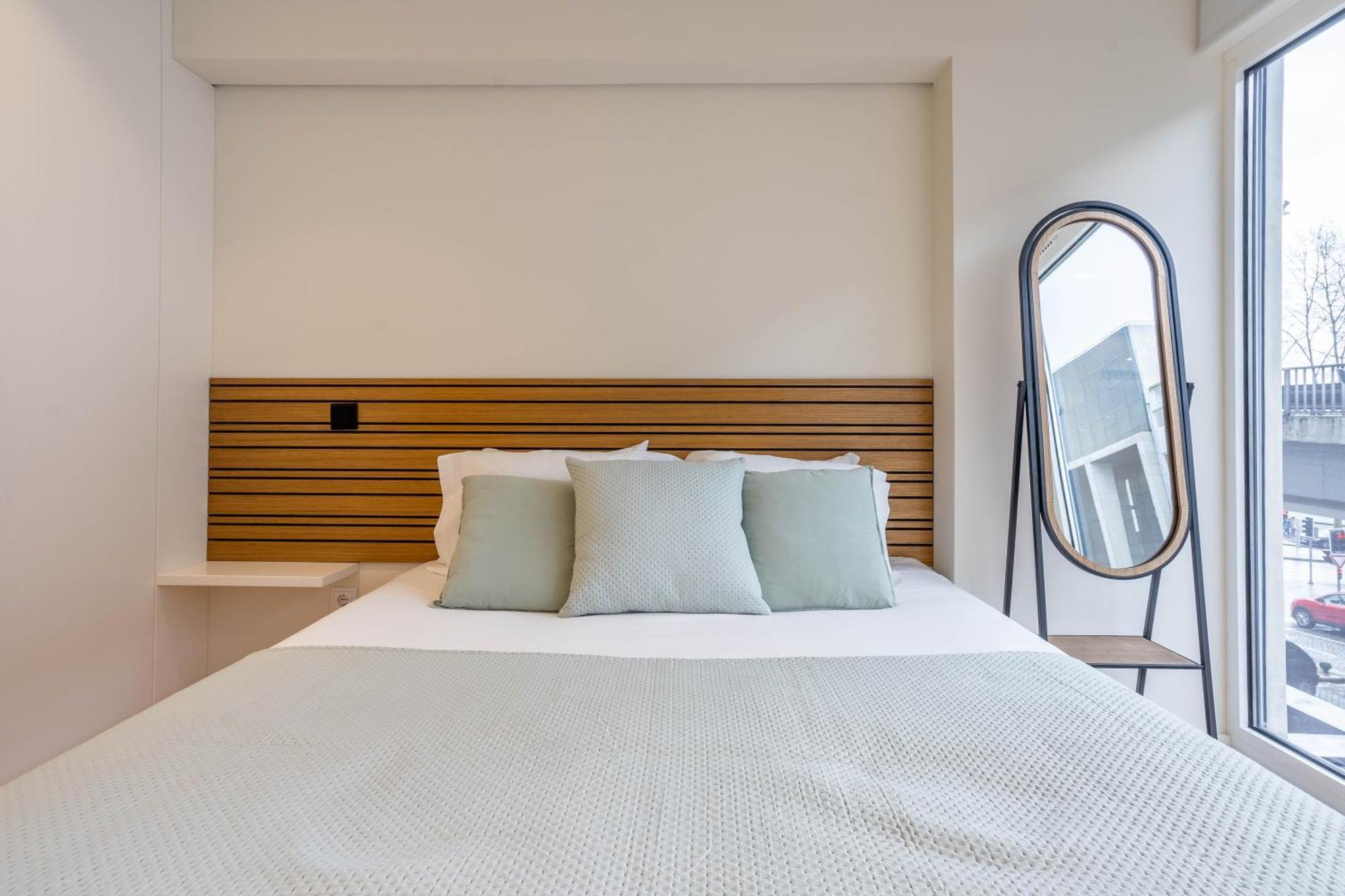 Trindade Bliss: 1Br W/ Free Parking By Lovelystay Porto Luaran gambar