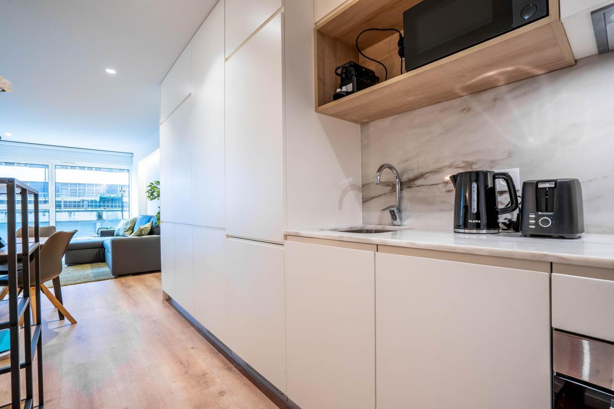 Trindade Bliss: 1Br W/ Free Parking By Lovelystay Porto Luaran gambar
